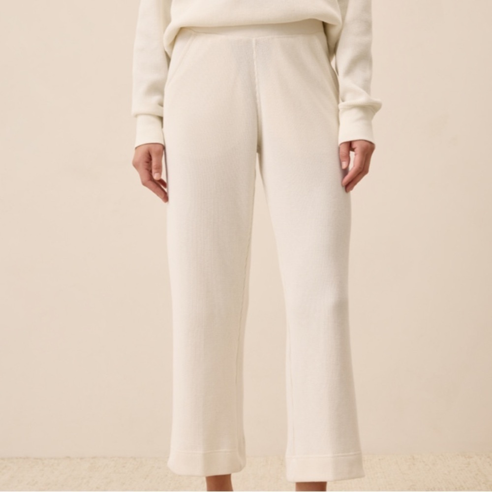 Pact Women's pants in Cream